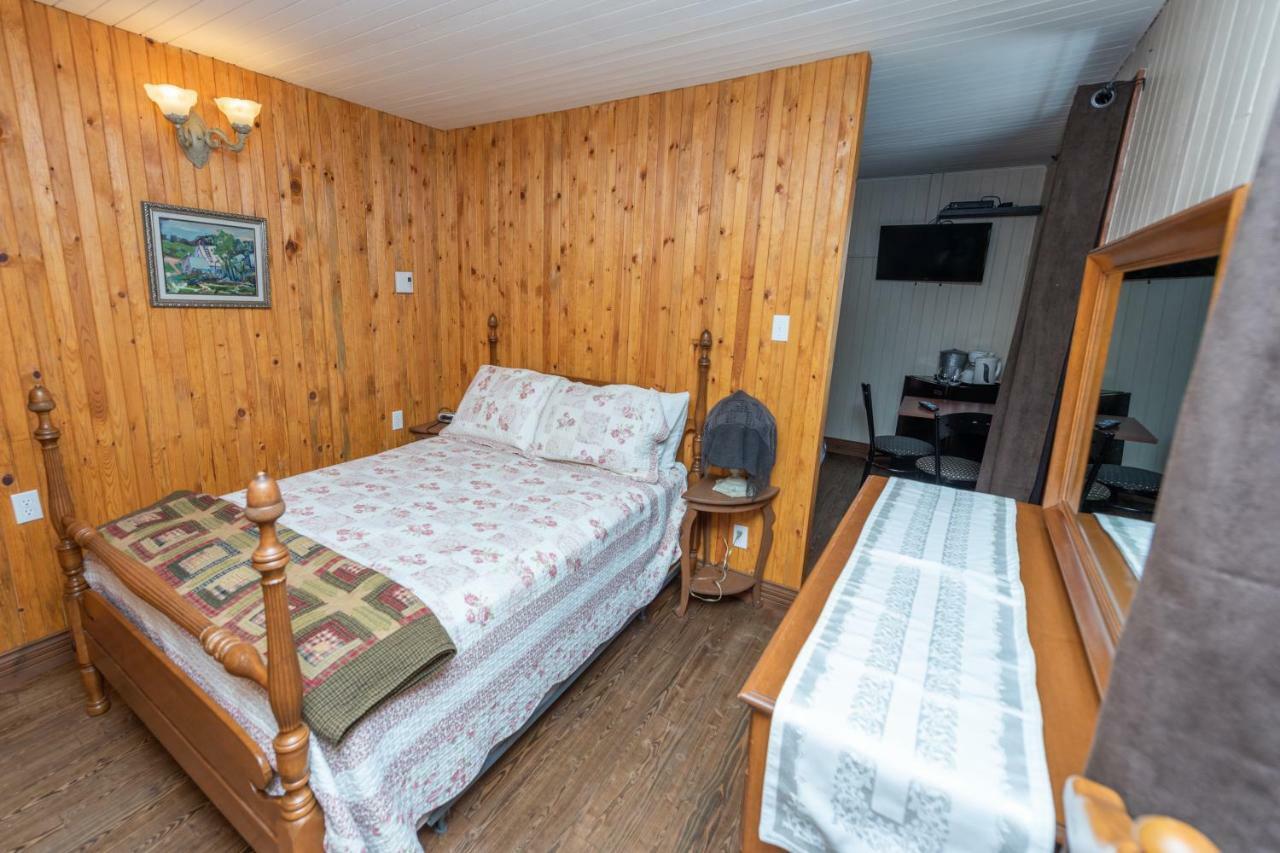 Auberge Le Four A Pain Petite-Riviere-Saint-Francois Buitenkant foto