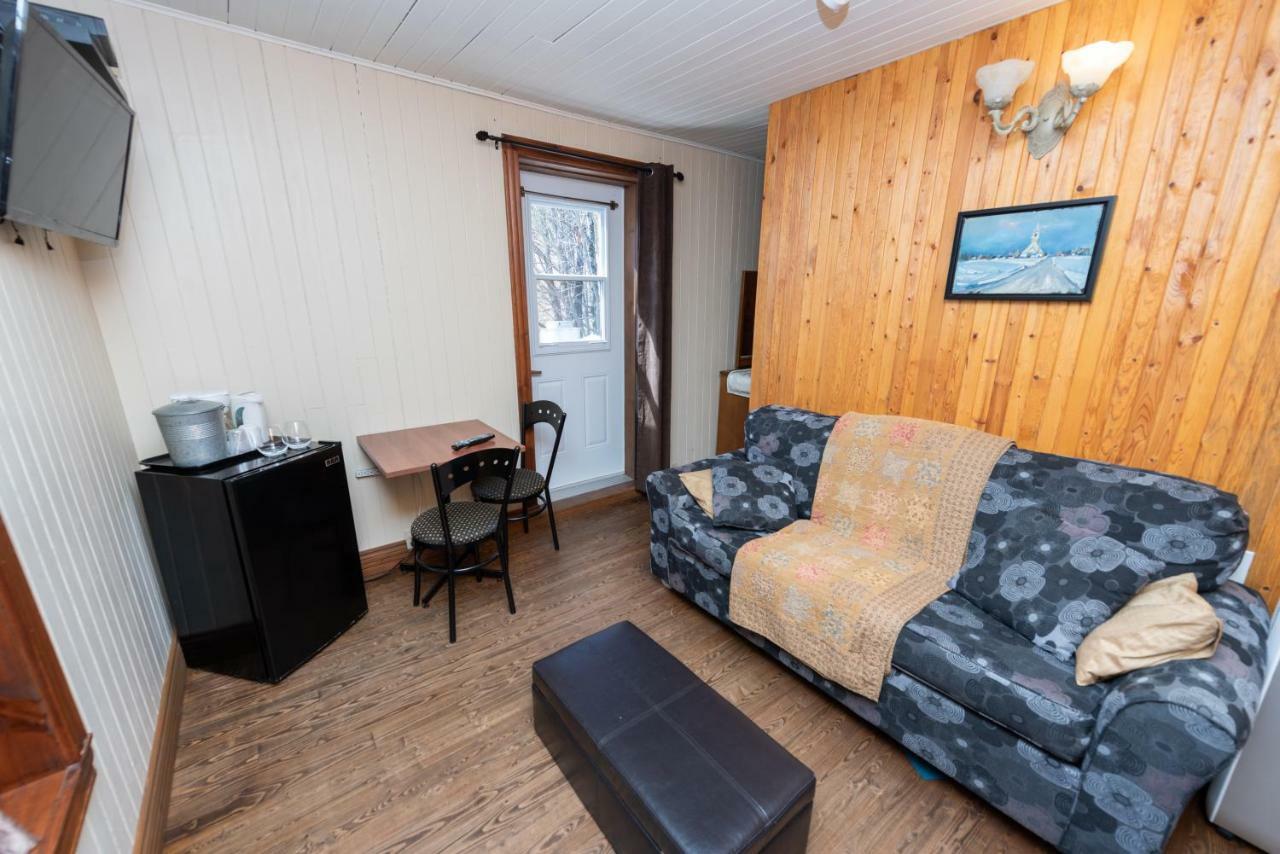 Auberge Le Four A Pain Petite-Riviere-Saint-Francois Buitenkant foto